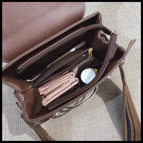 NEW BORDEAUX Crossbody - Picture 4 of 7